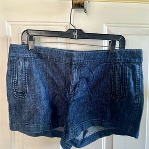 GAP Denim Blue Women's Shorts w/ Pockets Sz 12 100% cotton